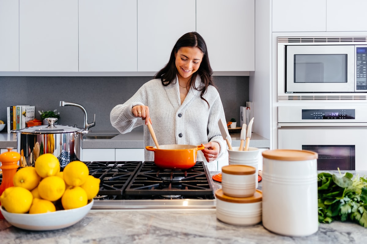 White Shaker Sink Base Cabinets | Super Cabinets